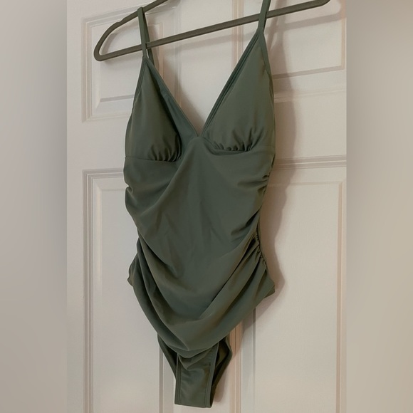 Cupshe brand new one piece bathing suit - Picture 1 of 3